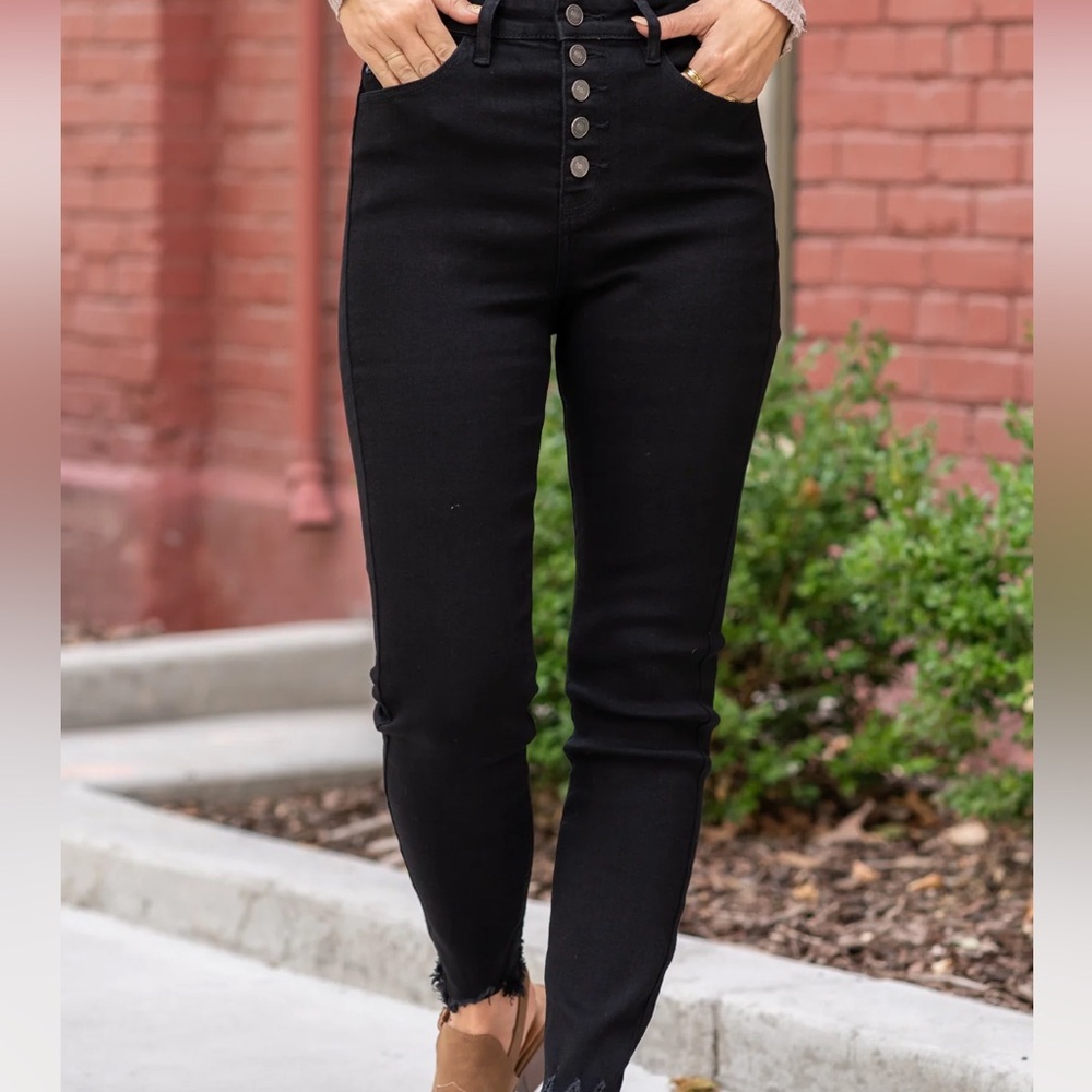 NWT black Kan Can jeans size 11/29
